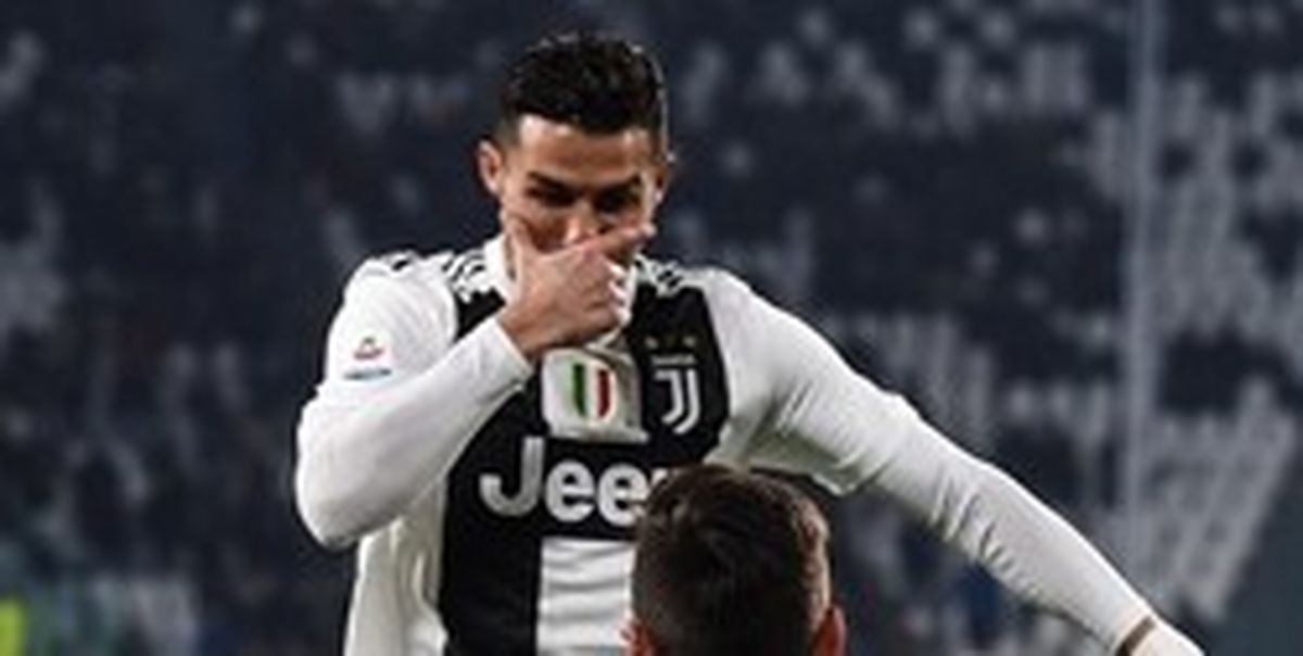 آقای فوتبالیست خودروی گرانقیمت خرید +عکس