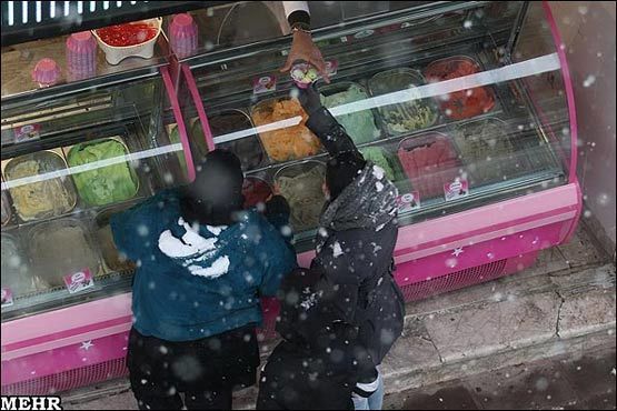 تصاویر: بارش برف در مشهد