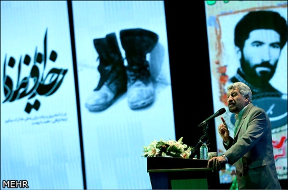 عکس/ حماسهخوانی یادگار جبههها