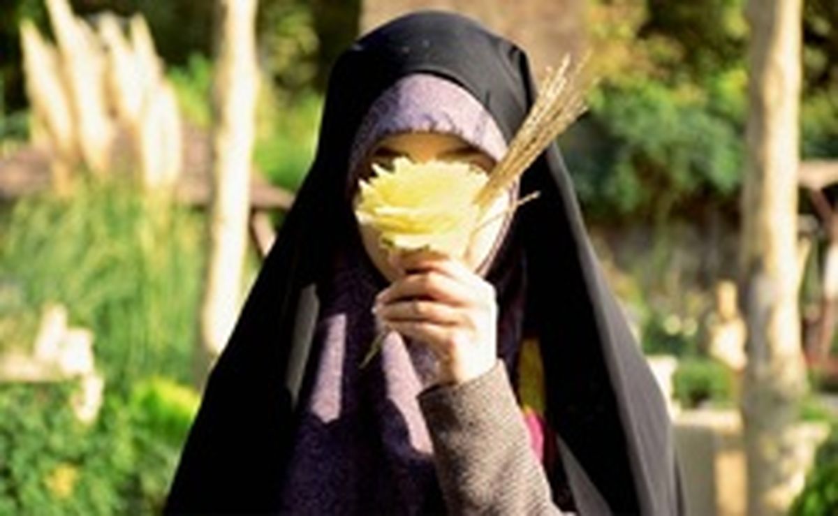 پدرم اولین بار که مرا با چادر دید، نشناخت!/ از شهدا خواستم که یک همسر روحانی نصیبم شود/ حاضر به دوستی با هیچ پسری نبودم