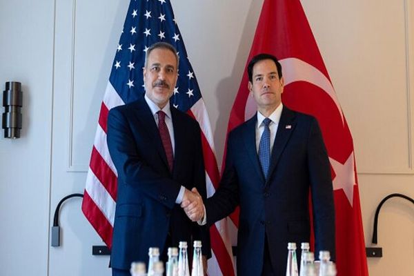 گفت‌وگوی تلفنی فیدان و روبیو درباره ایران
