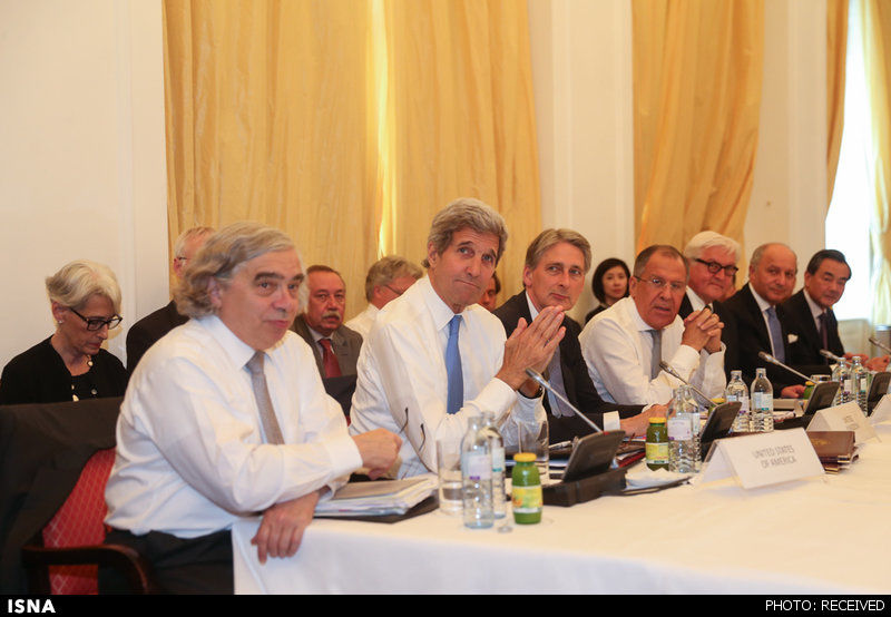 تصاویر:جلسه ایران و کشورهای ۱ + ۵