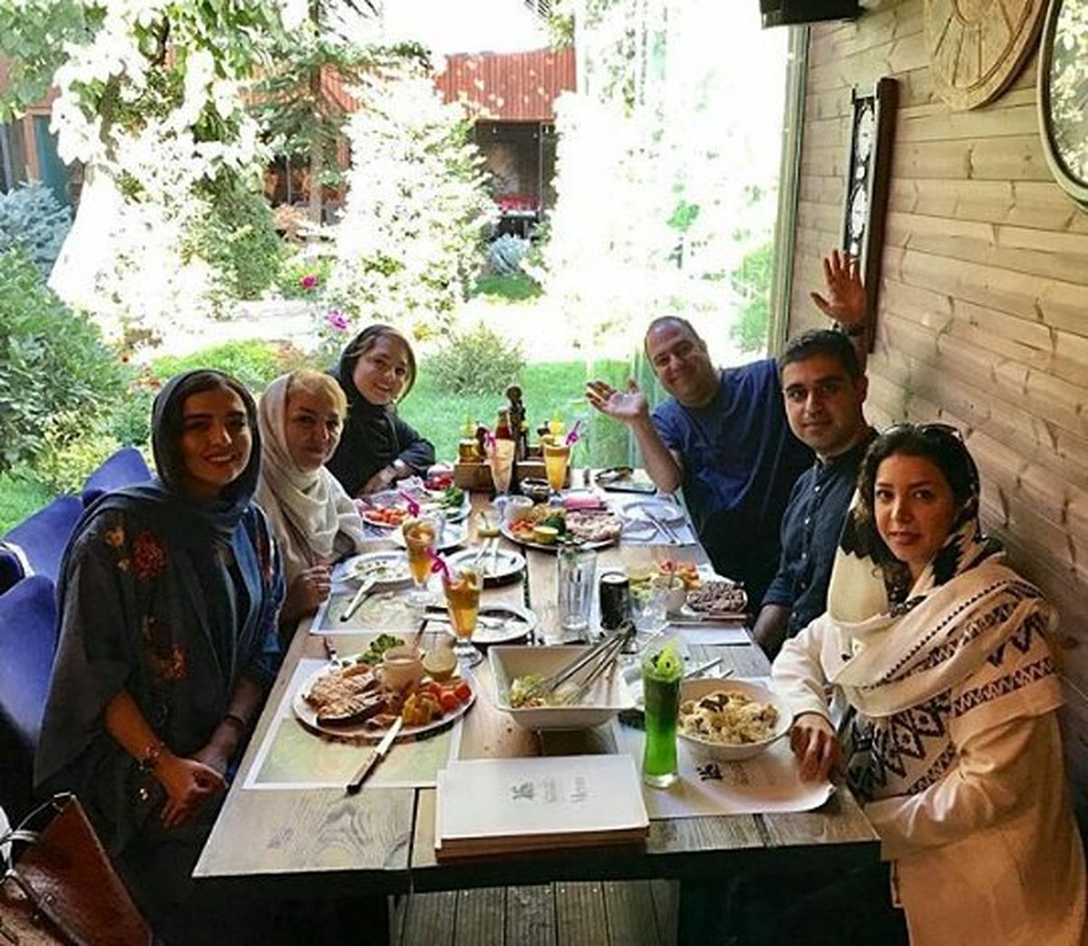 خانواده پرجمعیت نرگس محمدی و همسرش! +عکس