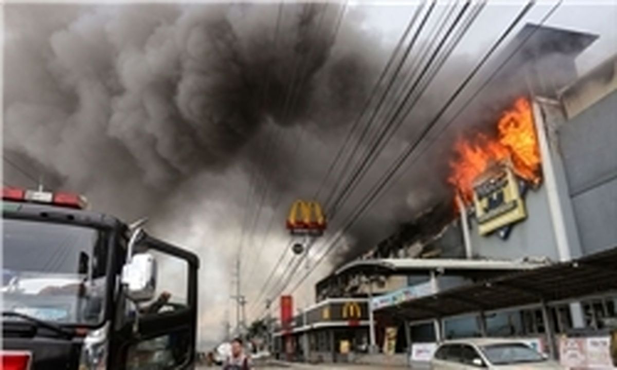 احتمال مرگ‌ ده‌ها تن در آتش‌سوزی مرکز تجاری فیلیپین
