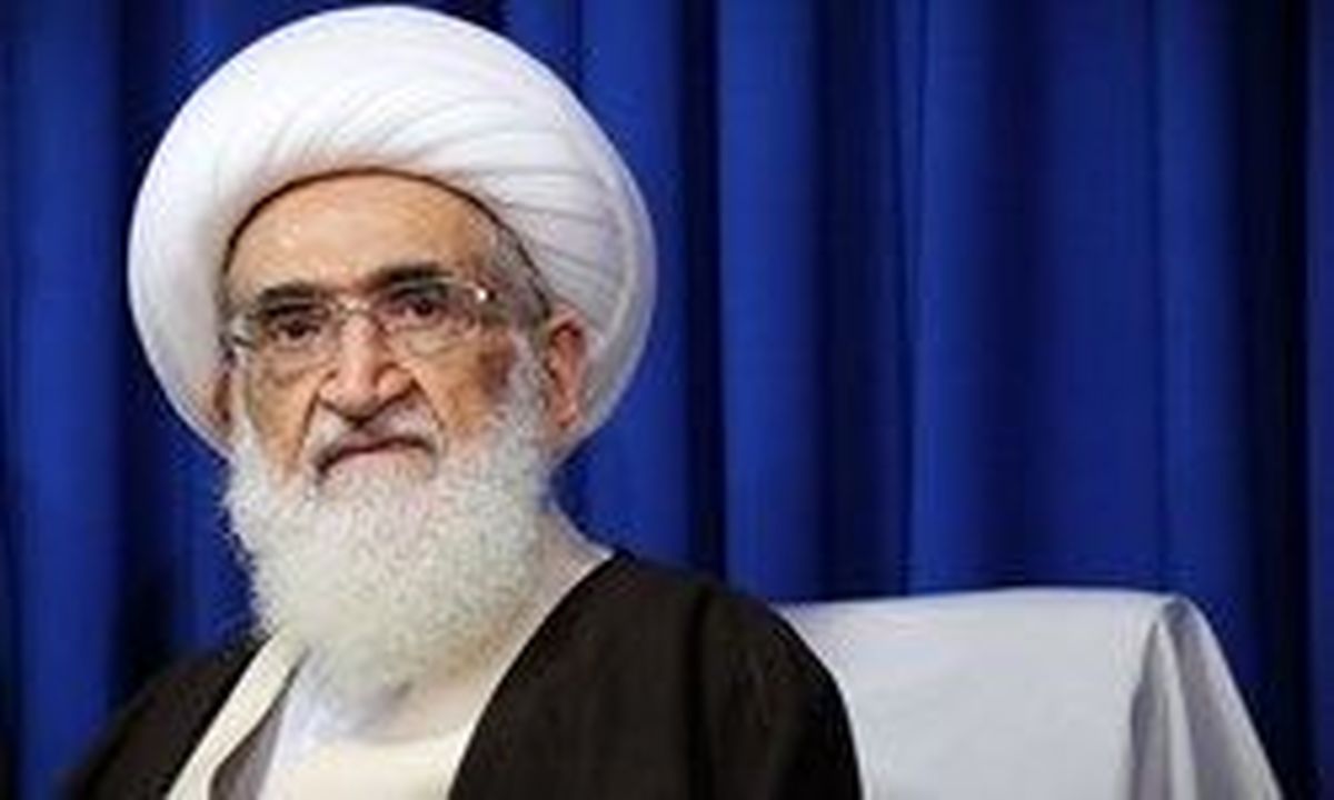 آیت‌الله نوری همدانی: با اخلالگران اقتصادی به عنوان خائن برخورد شود