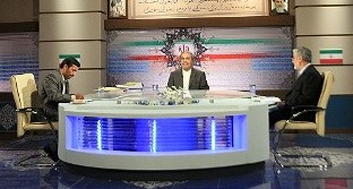 مواضع احمدی نژاد درباره حجاب قابل قبول نیست