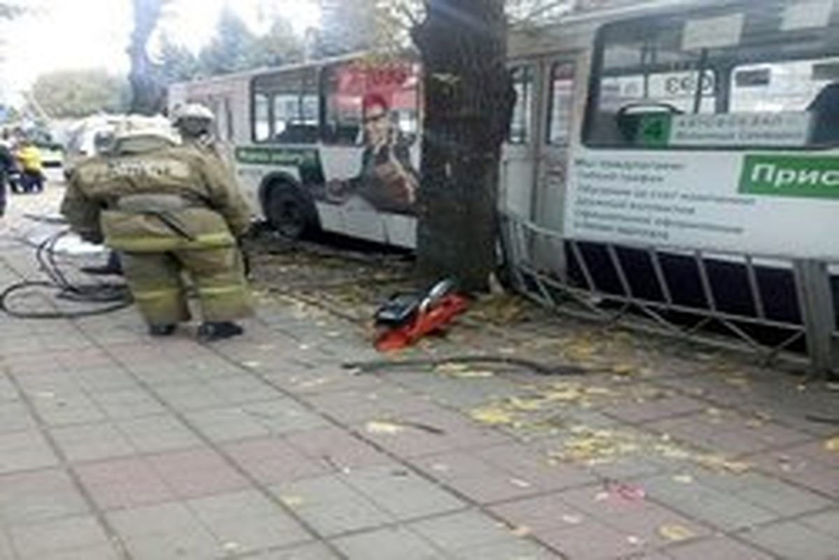 ۳ کشته در اثر برخورد اتوبوس با ایستگاه در اوریول روسیه