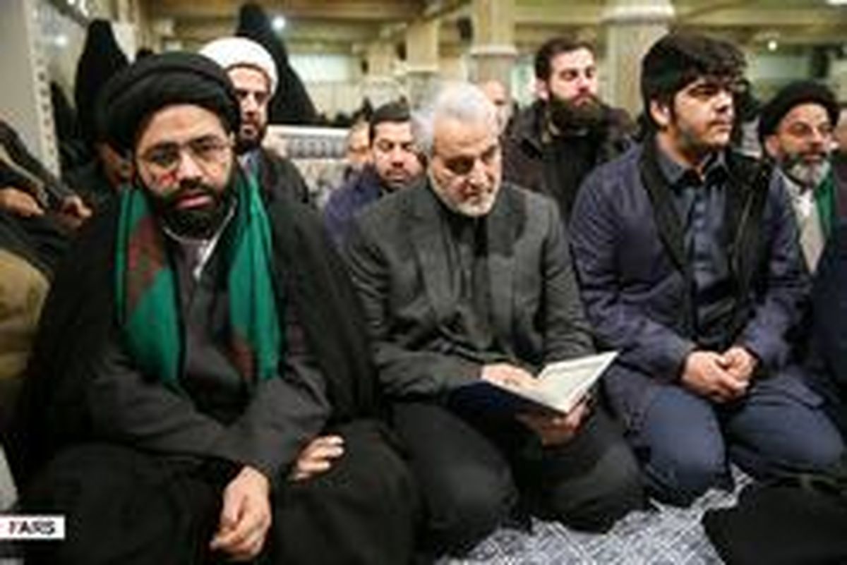 عکس: حضور حاج قاسم در مراسم ترحیم آیت‌الله شاهرودی