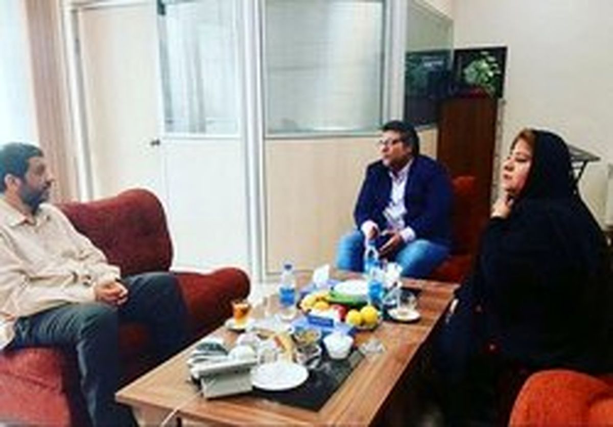 ضرغامی با رابعه اسکویی دیدار کرد