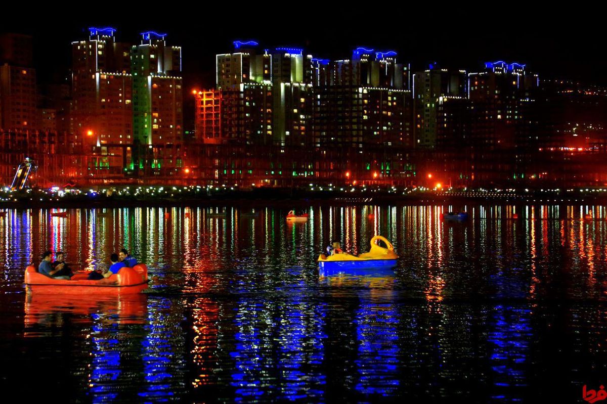 عکس: شب‌های تابستانی در دریاچه شهدای خلیج فارس