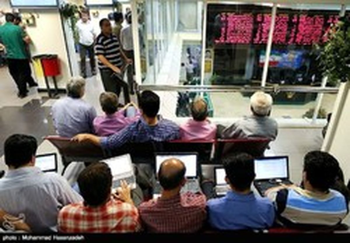 بازار سرمایه ۸۲ واحد افت کرد