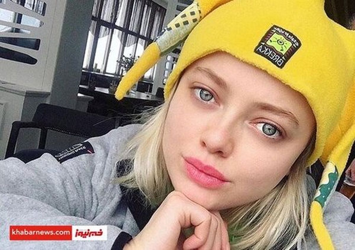 تصویر یادگاری هولیا دیکن بازیگر زن ترکیه با میدان آزادی! +عکس