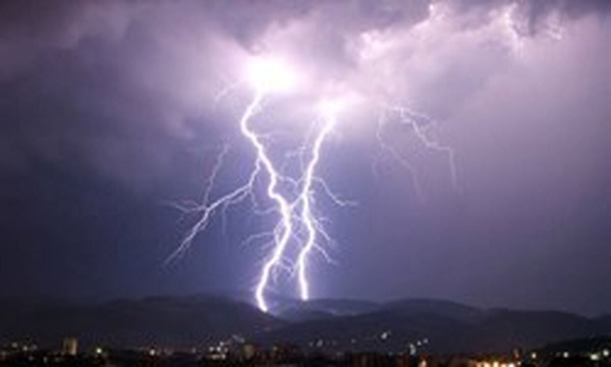 مصدومیت یک نفر بر اثر برخورد صاعقه