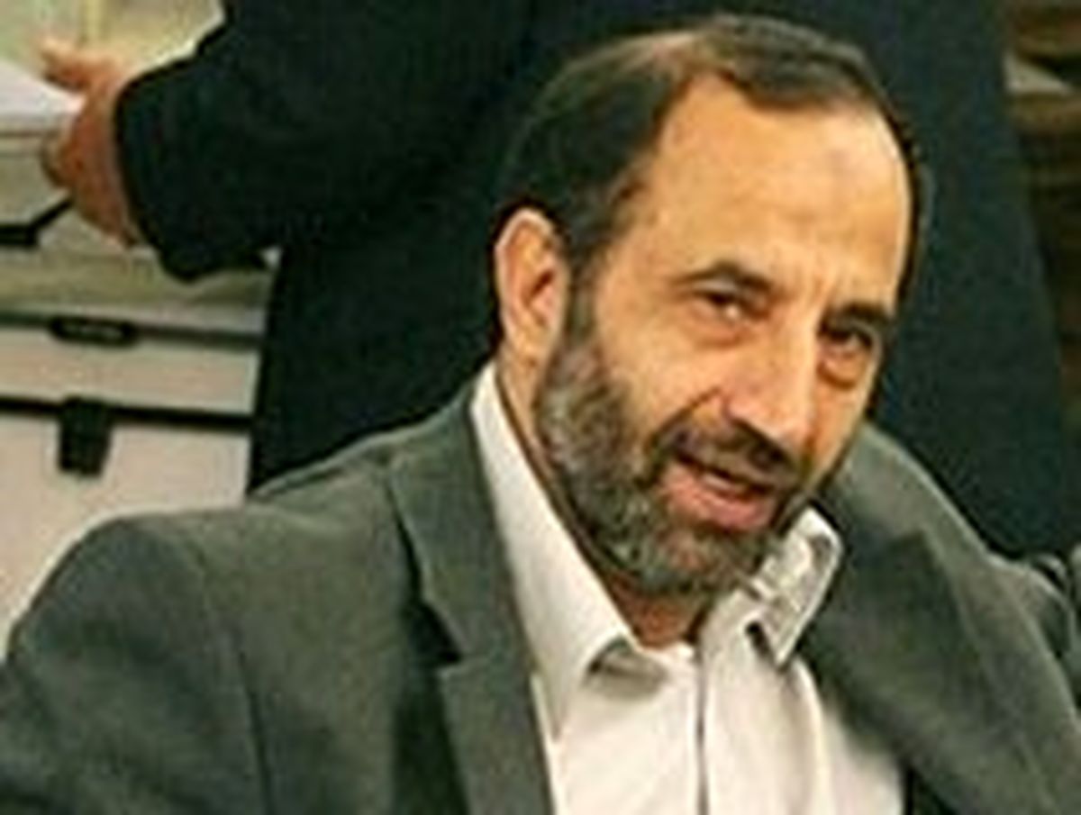 خوشچهره: بهجای فرافکنی به دنبال اجرای قانون باشید