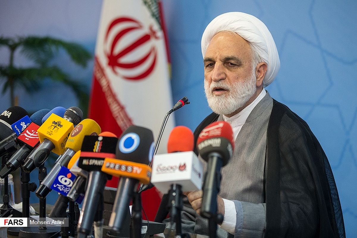 بازداشت یک نفر در دفتر کار «آشنا» توسط وزارت اطلاعات/ قرار نیست اگر اتهامی متوجه کسی در دولت باشد رسیدگی نشود/ برای اظهارات کرباسچی در آزادشهر پرونده قضایی تشکیل شد