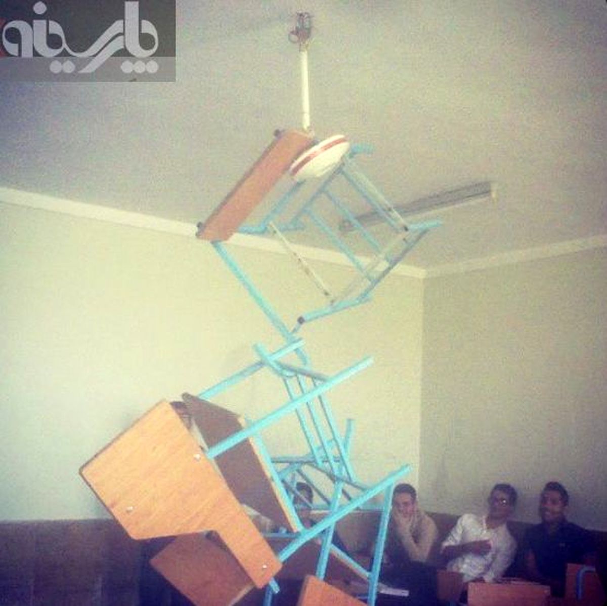 نتیجه نیامدن استاد به کلاس! /عکس