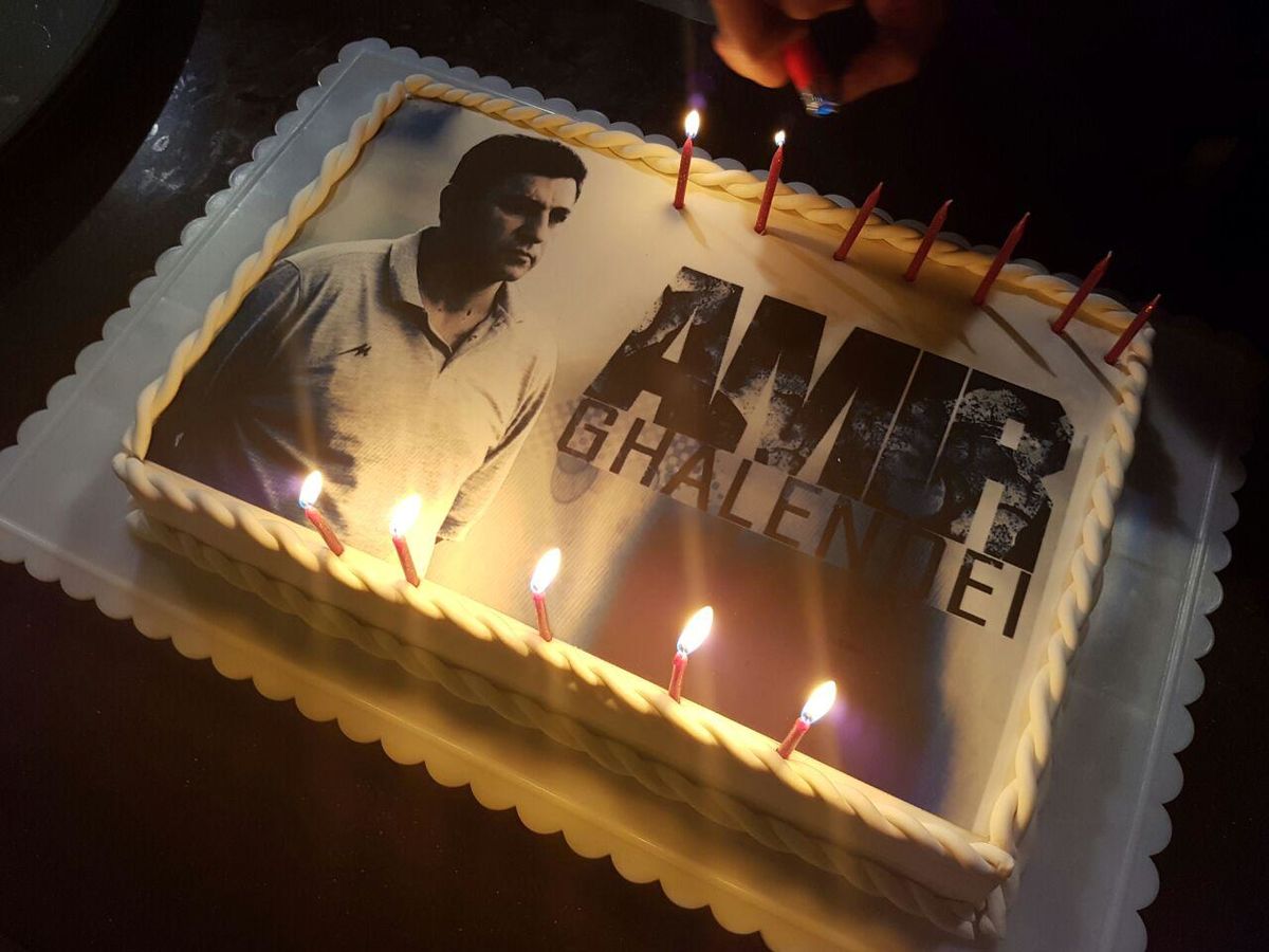 قلعه‌نویی کیک ۵۳ سالگی را فوت کرد +عکس