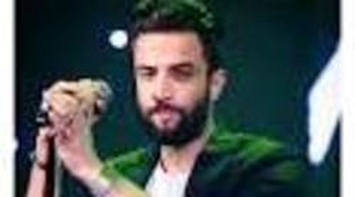 بازگشت خواننده معروف ایرانی از آمریکا به وطن +عکس