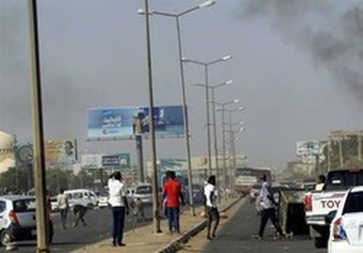 تظاهرات شهروندان سودانی به سمت کاخ «البشیر»