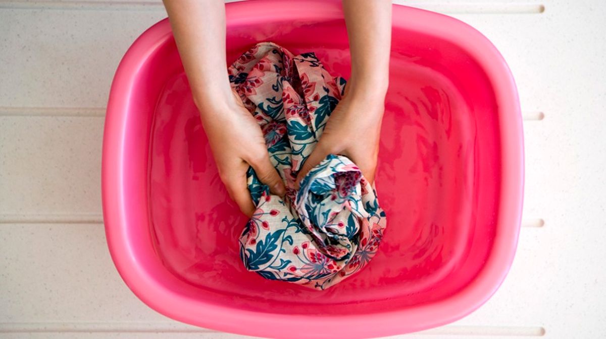 نکاتی که باید برای مراقبت از لباس‌ها یاد بگیرید