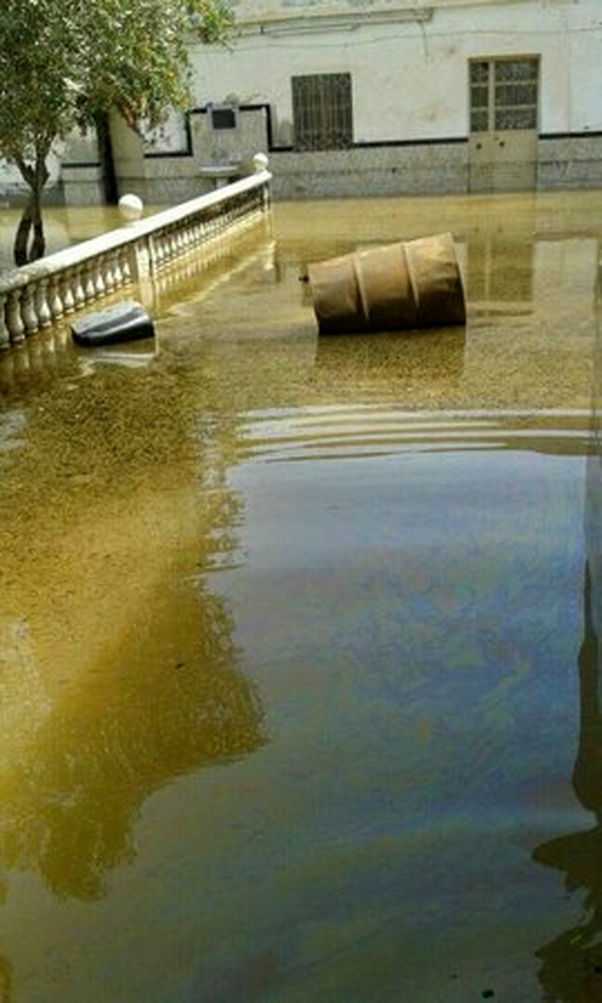 غرق‌شدن رقه در آب‌های آلودۀ داعش +تصاویر