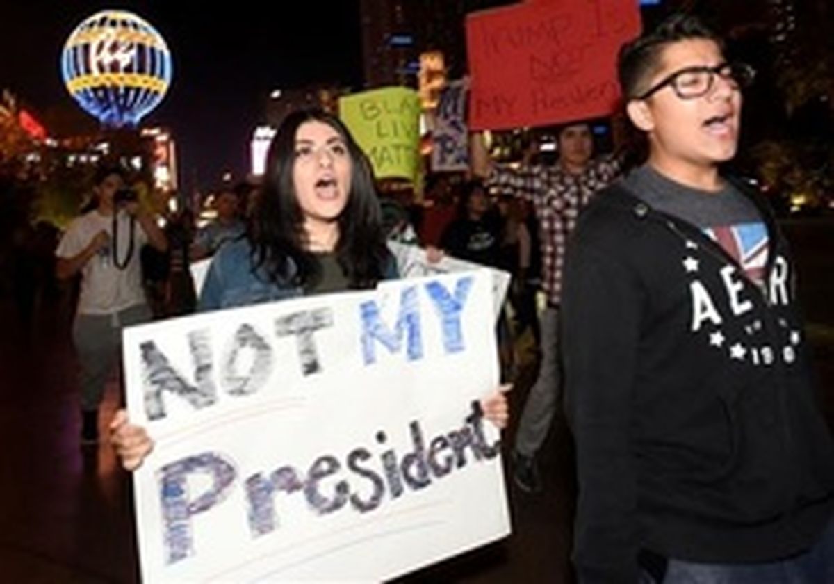 تجمع معترضان به سفر ترامپ در شهر سن دیه گو