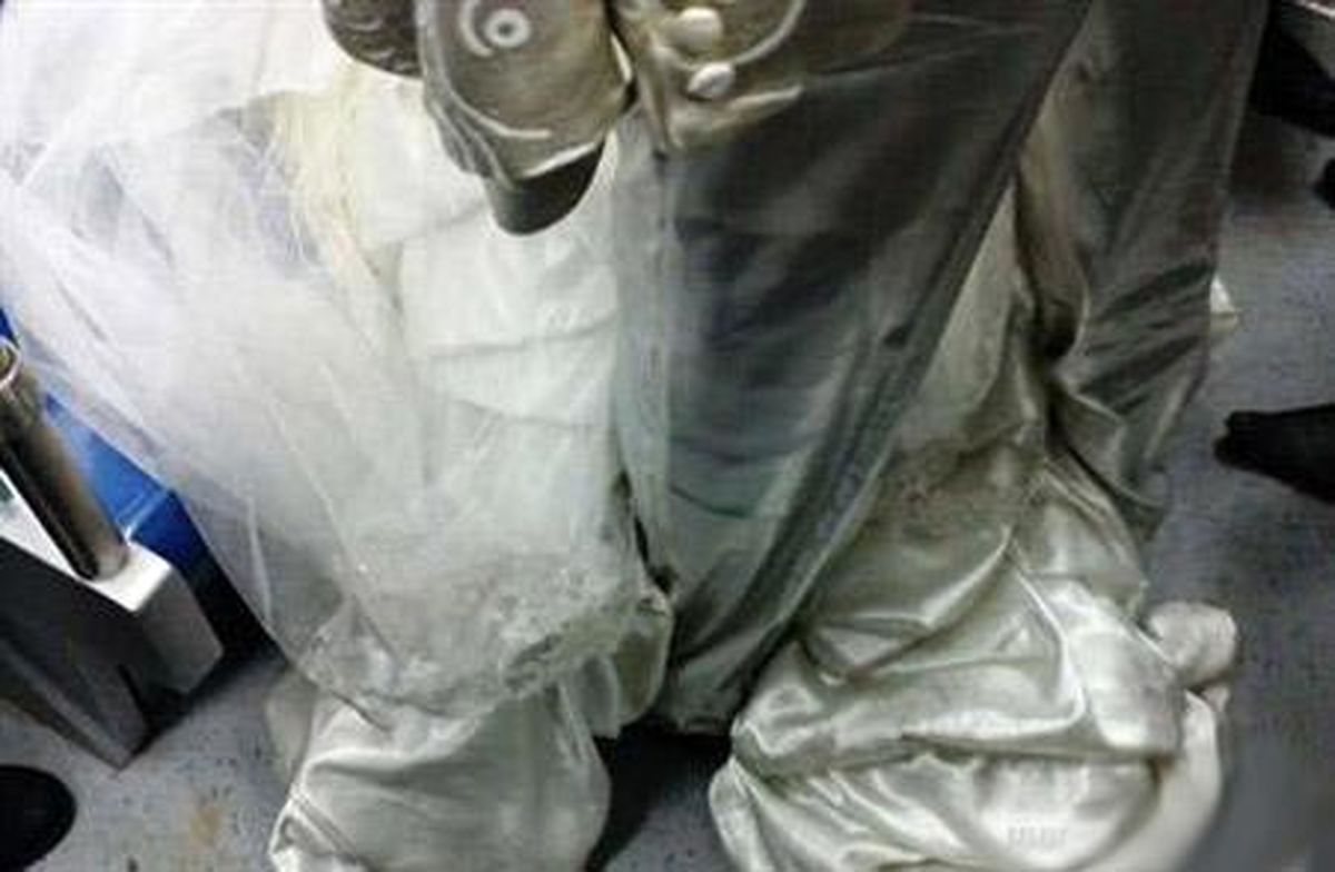 وقتی مترو ماشین عروس شد!+عکس