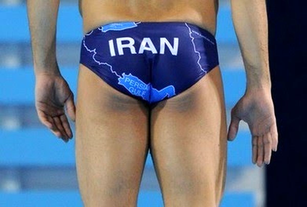 ابتکار شناگر ایرانی در دفاع از خلیج‌فارس +عکس