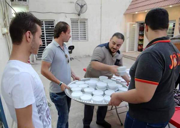 افطاری‎مسیحیان‎عراقی‎برای‎مسلمانان/تصاویر