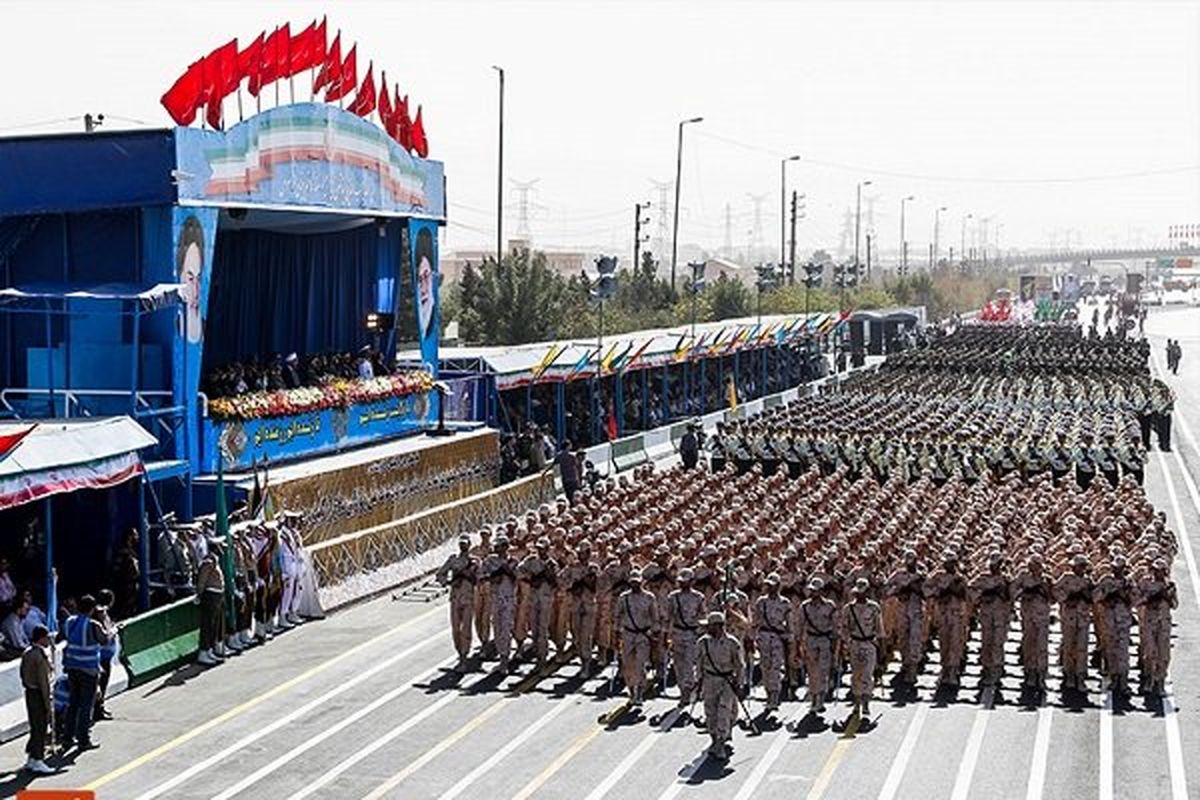 رژه بزرگ نیروهای مسلح در تهران آغاز شد