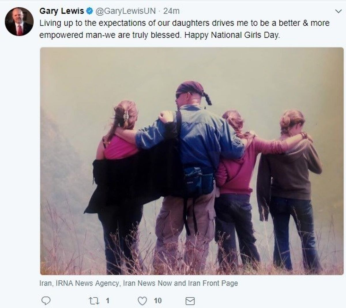 تبریک جالب «گری لوئیس» به مناسبت روز دختر +عکس