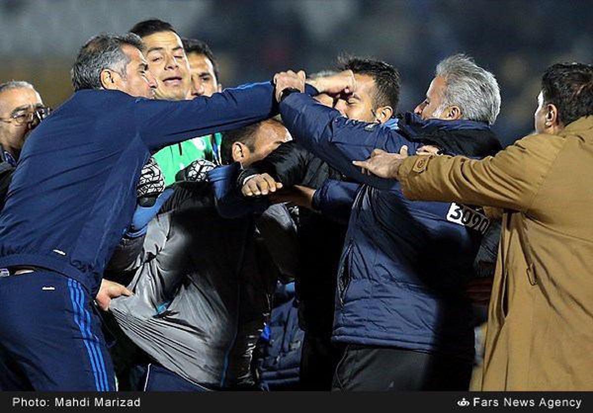 عکس: صحنه‎ای عجیب از درگیری بازی صبا و استقلال