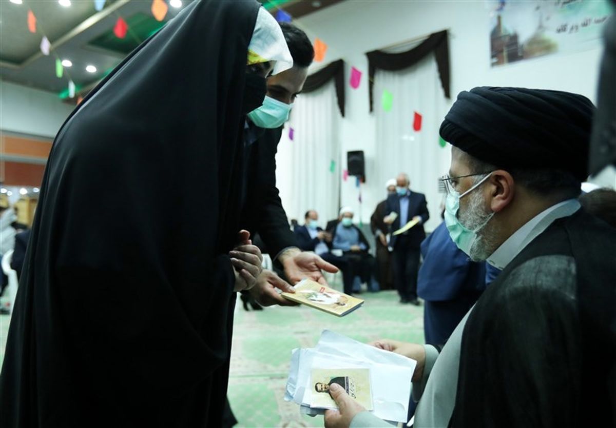 استقبال متفاوت فرزندان شهدای مدافع حرم از رئیس‌جمهور