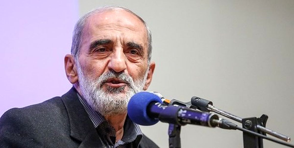 شریعتمداری: آقای روحانی! اصل نظام بهانه آمریکاست