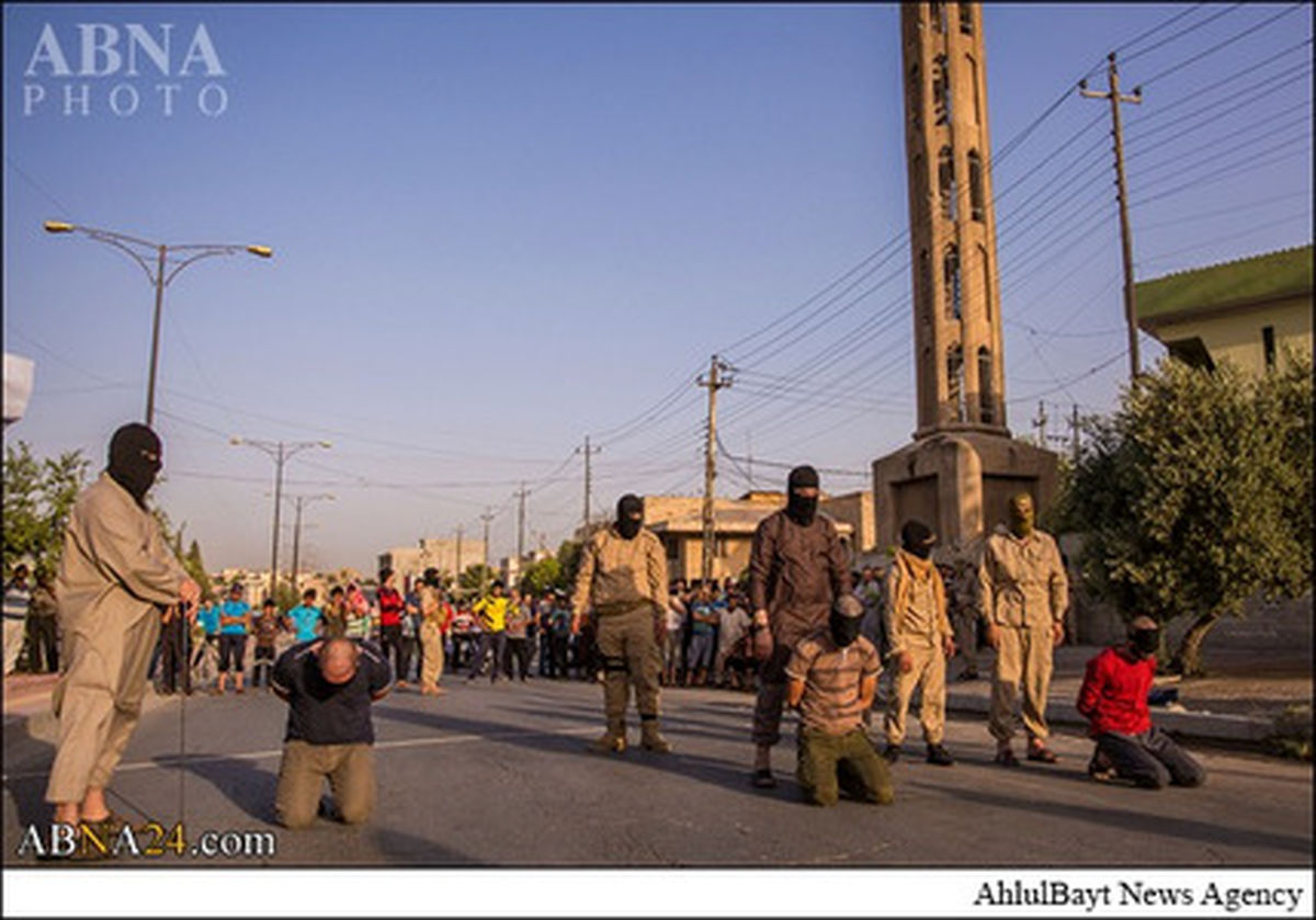 تصاویر: اعدام ۳مرد موصلی توسط داعش