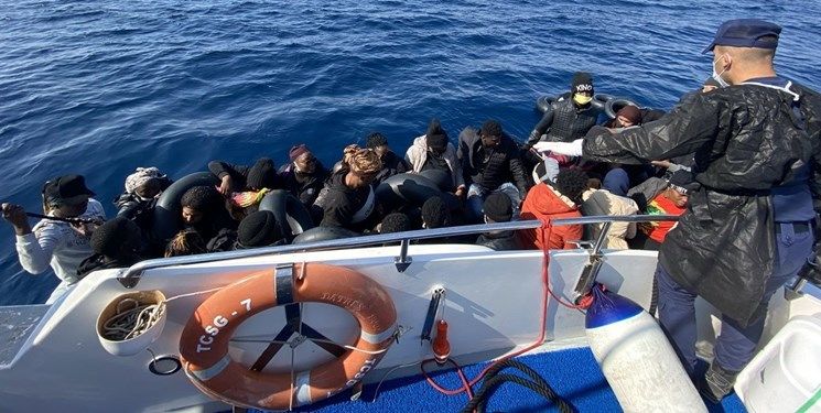 نجات جان 52 مهاجر در دریای اژه 