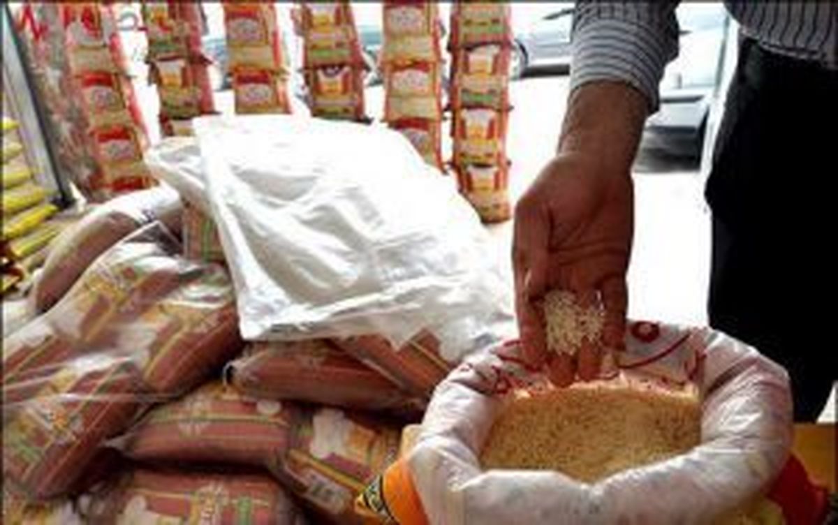 از ابتدای آذر، برنج رسوب‌شده در گمرکات آزاد می‌شود