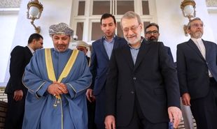 دیدار و گفتگوی لاریجانی با وزیر کشور عمان