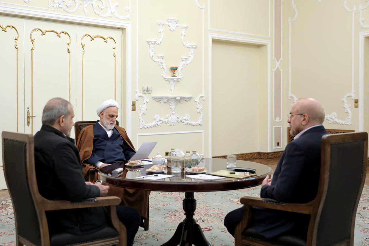 تصاویر: برگزاری جلسه سران قوا 