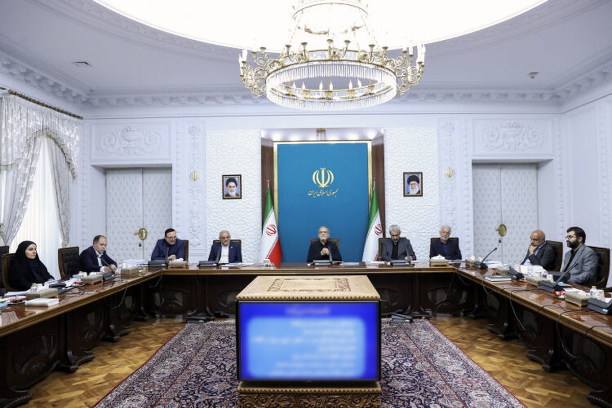 پزشکیان:سرمایهگذاری مشترک در مناطق آزاد رویکرد «برد-برد» برای طرفین داخلی و خارجی است