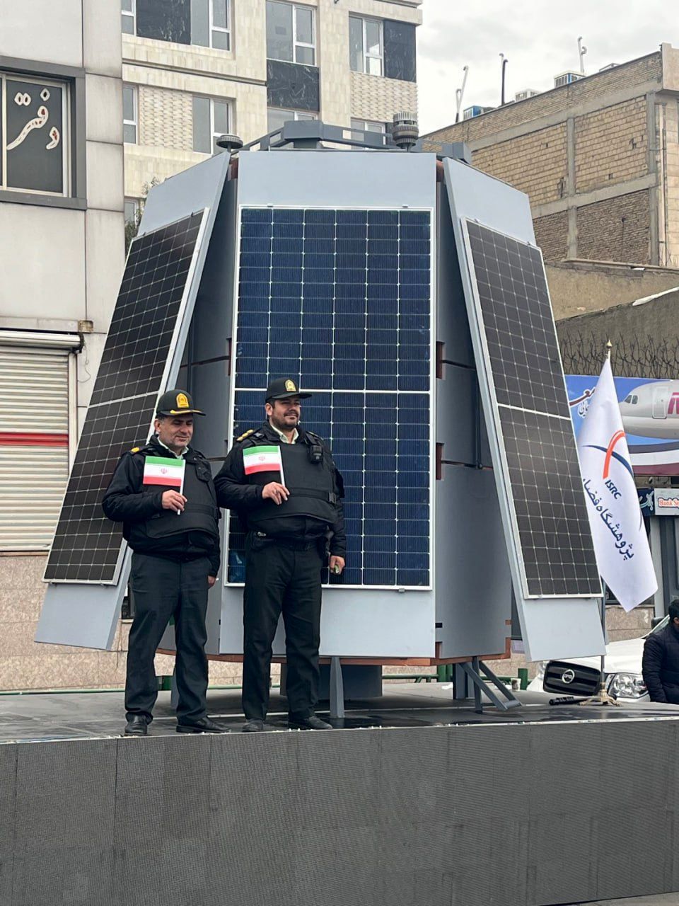 نمایش دستاوردهای فضایی در راهپیمایی ۲۲ بهمن