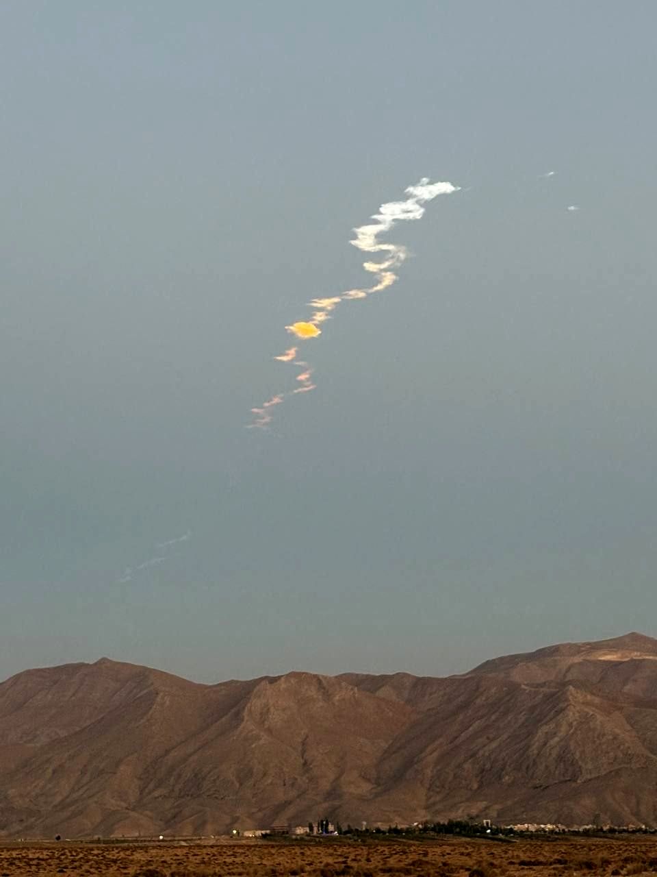 تصاویر: دیده شدن یک شیء ناشناس در استان های مختلف کشور