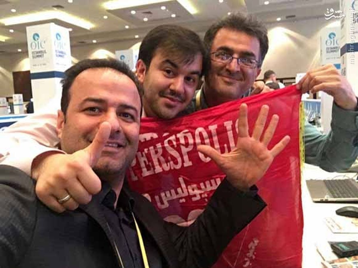 پرچم پرسپولیس در استانبول +عکس