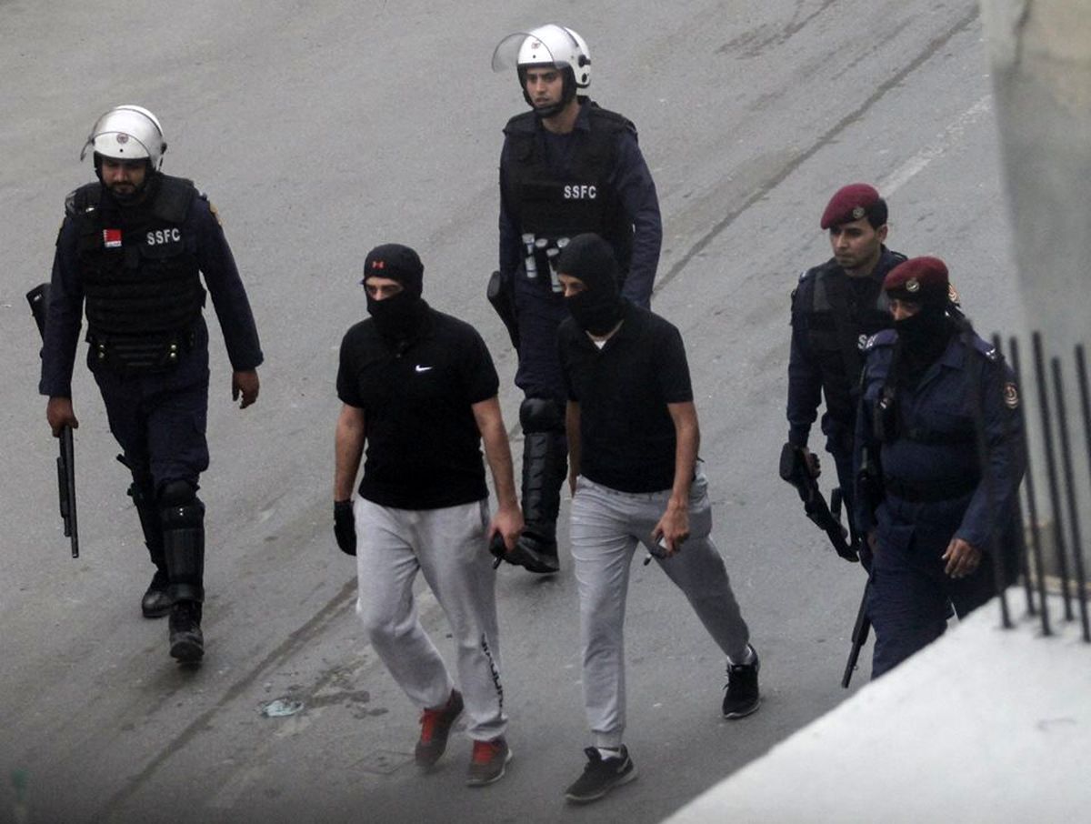 لباس‌ متفاوت سرکوبگران دربحرین/عکس