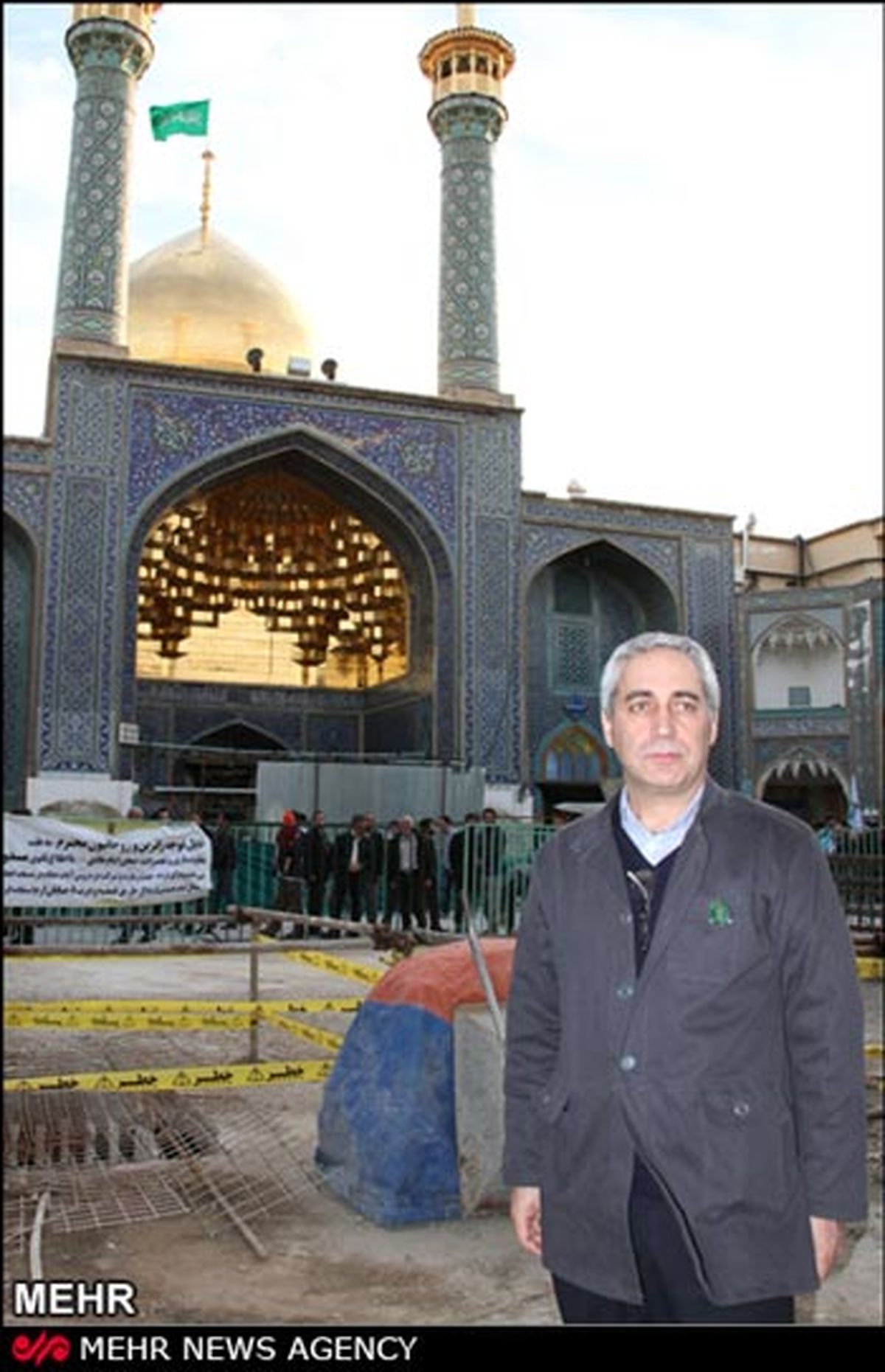 «حاتمي‌ كيا» خادم شد