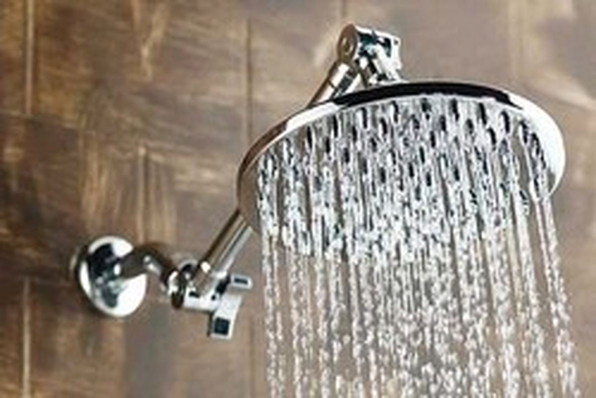 به این دلایل مهم شب‌ها دوش بگیرید