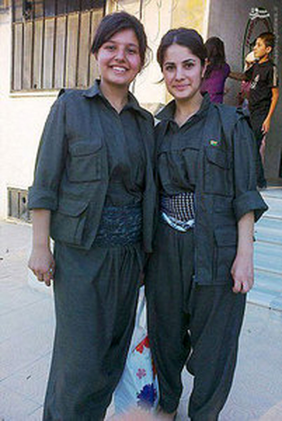 عکس/دختری‌که‌برای‌جنگ‌باداعش‌پزشکی‌را‌رها‌کرد