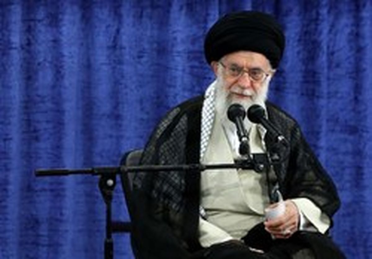 رهبر انقلاب: قدرتهای شیطانی دائم در حال توطئه علیه ملت ایران هستند/ آمریکا در منطقه شکست خورده است