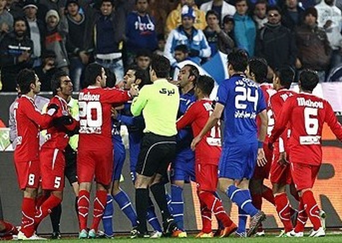 اوج سوء مدیریت در برگزاری یک مسابقه فوتبال