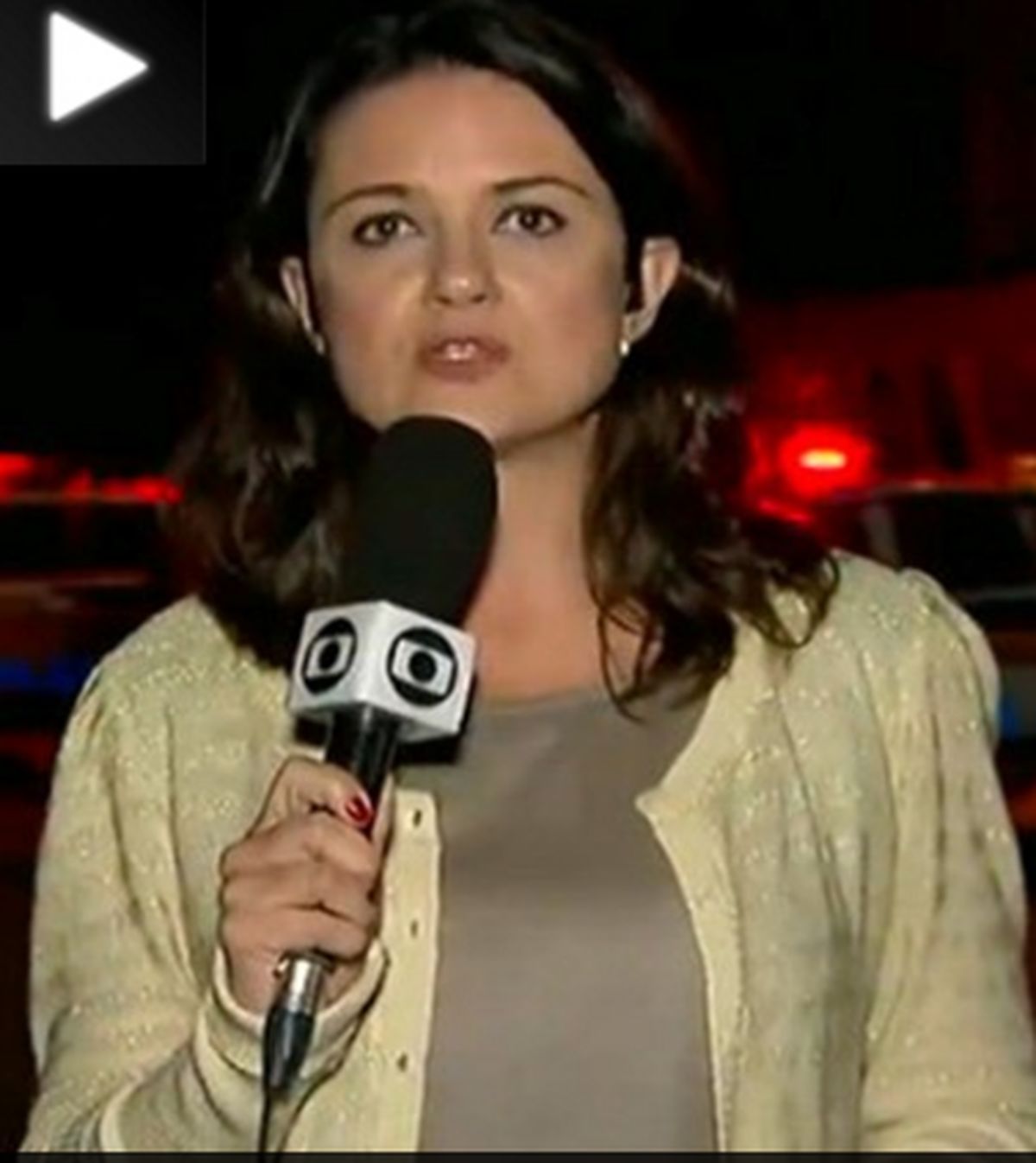 کتک خوردن خانم خبرنگار هنگام پخش زنده! +عکس